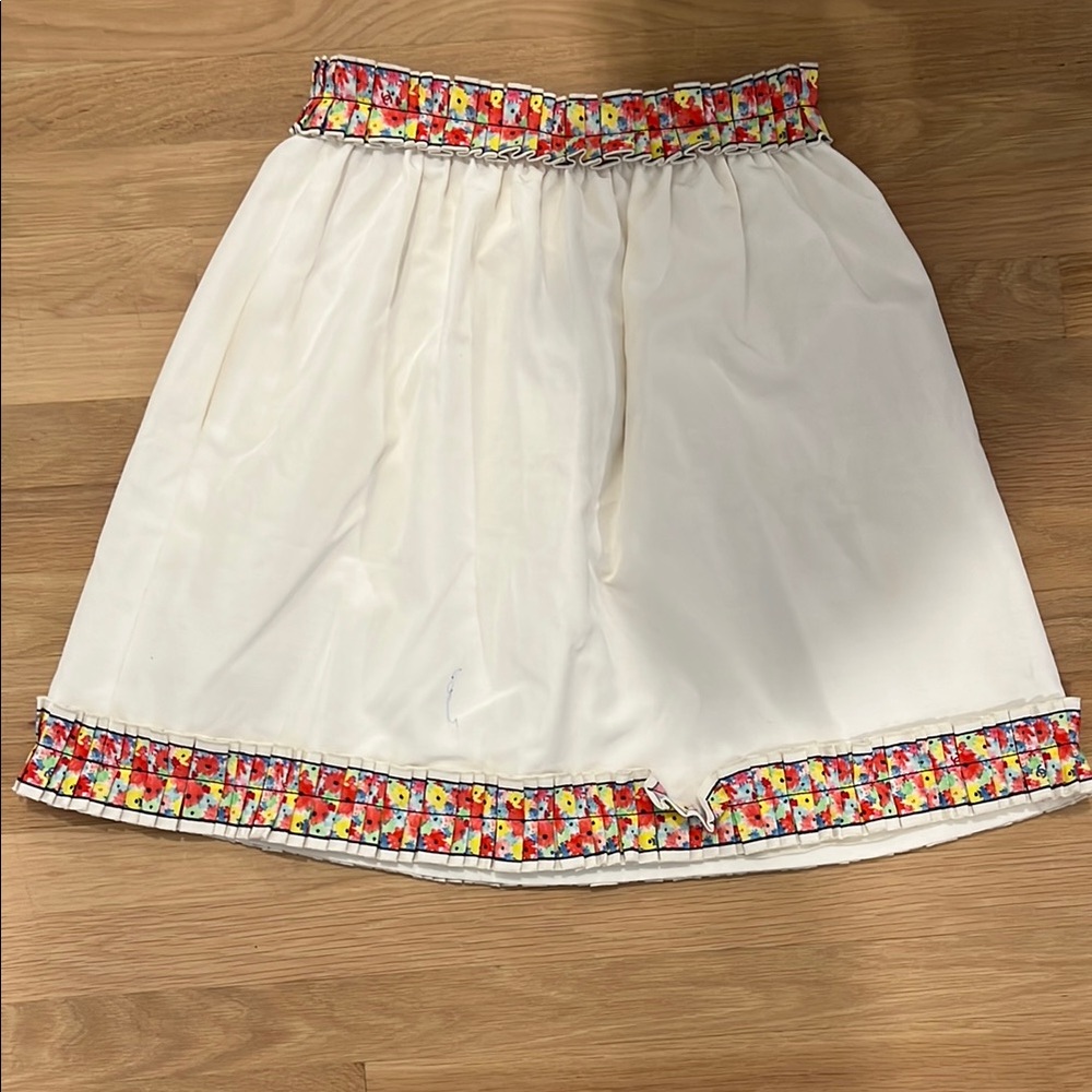 CHANEL White A-Line Skirt with Multicolor Trim